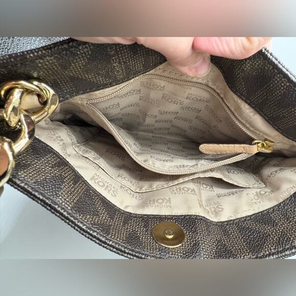 Michael Kors Crossbody / Signature Hamilton Crossbody; Brown EUC - Picture 9 of 13